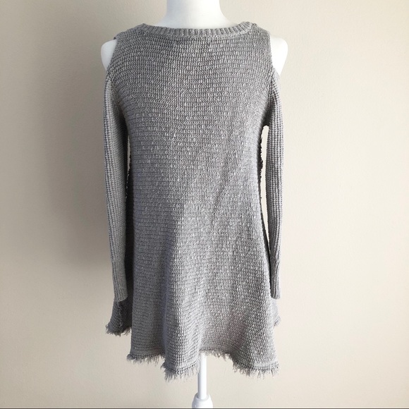 KAISELY cold shoulder frayed hem pull-over sweater - Picture 4 of 7